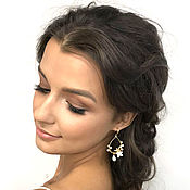 Wedding hair Decoration with leaves/ Sprig in the bride's hairstyle