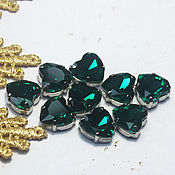 Материалы для творчества handmade. Livemaster - original item Rhinestones Heart 10 mm Green emerald in a frame. Handmade.