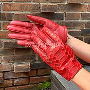 Аксессуары handmade. Livemaster - original item Women`s Python leather Gloves. Handmade.