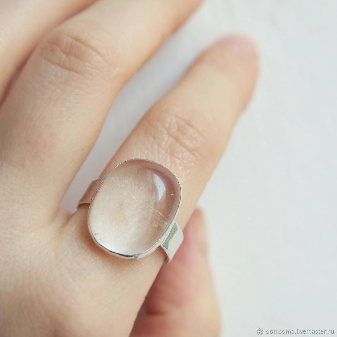 Кольцо с прозрачным камнем