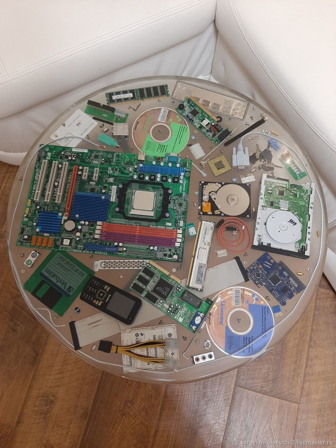 Столик Сисадмина в интернет-магазине на Ярмарке Мастеров | Столы ...