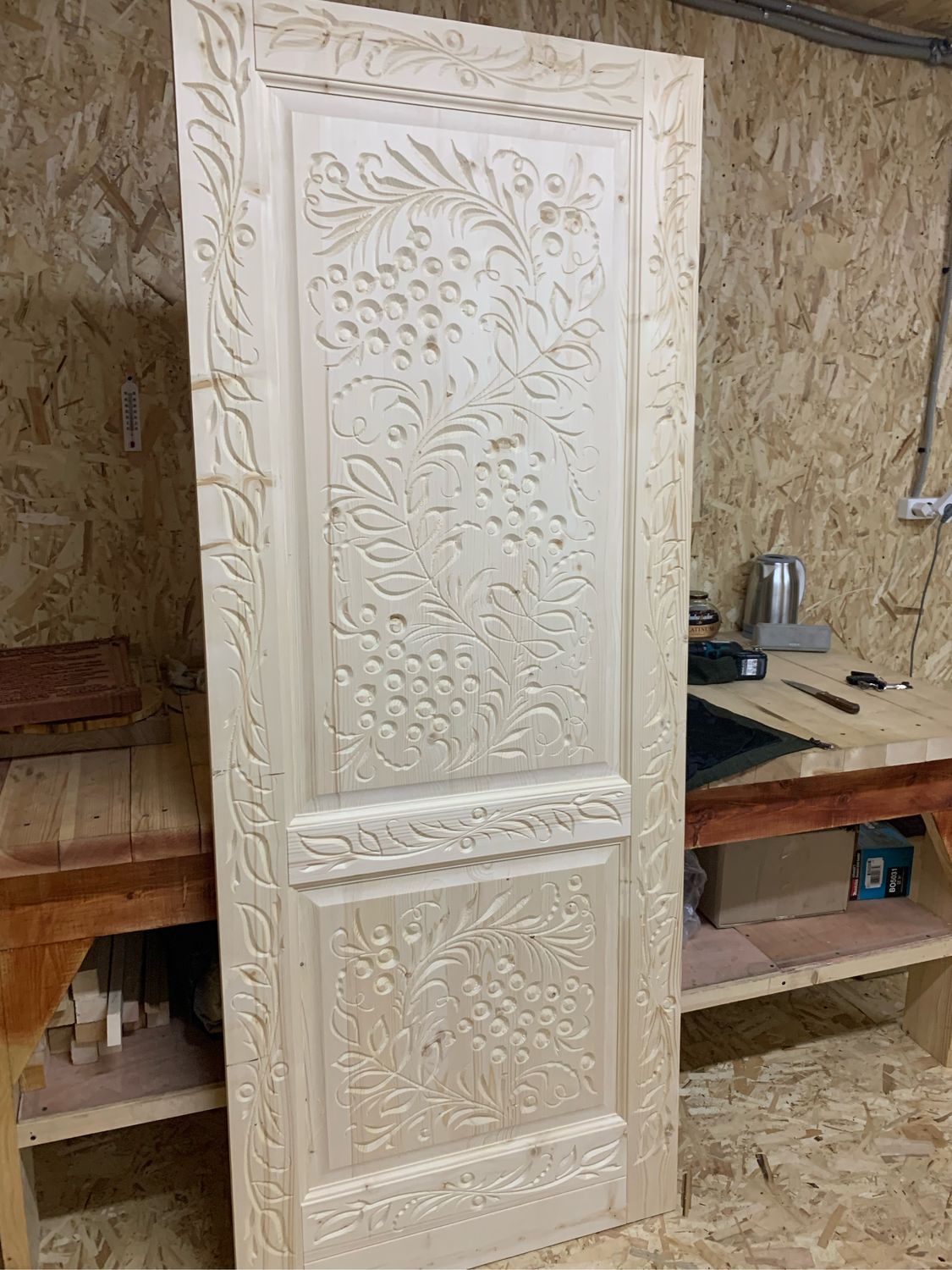 Двери деревянные резные, филенчатые, межкомнатные и входные на заказ в ...