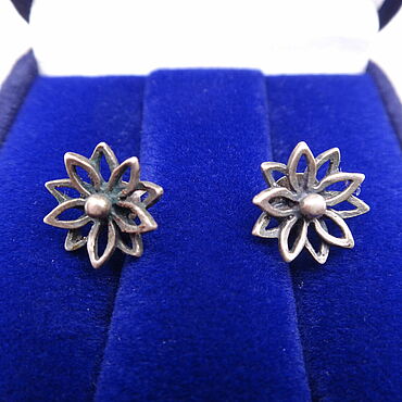 Винтаж ручной работы. Ярмарка Мастеров - ручная работа Винтаж: Редкие серьги-пусеты " Цветок" серебро 875 пр, звезда, СССР.. Handmade.