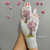 Аксессуары handmade. Livemaster - original item Mitts: Knitted mitts with embroidery Tree of Life on gray. Handmade.