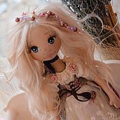 Текстильная кукла в шоколадной гамме