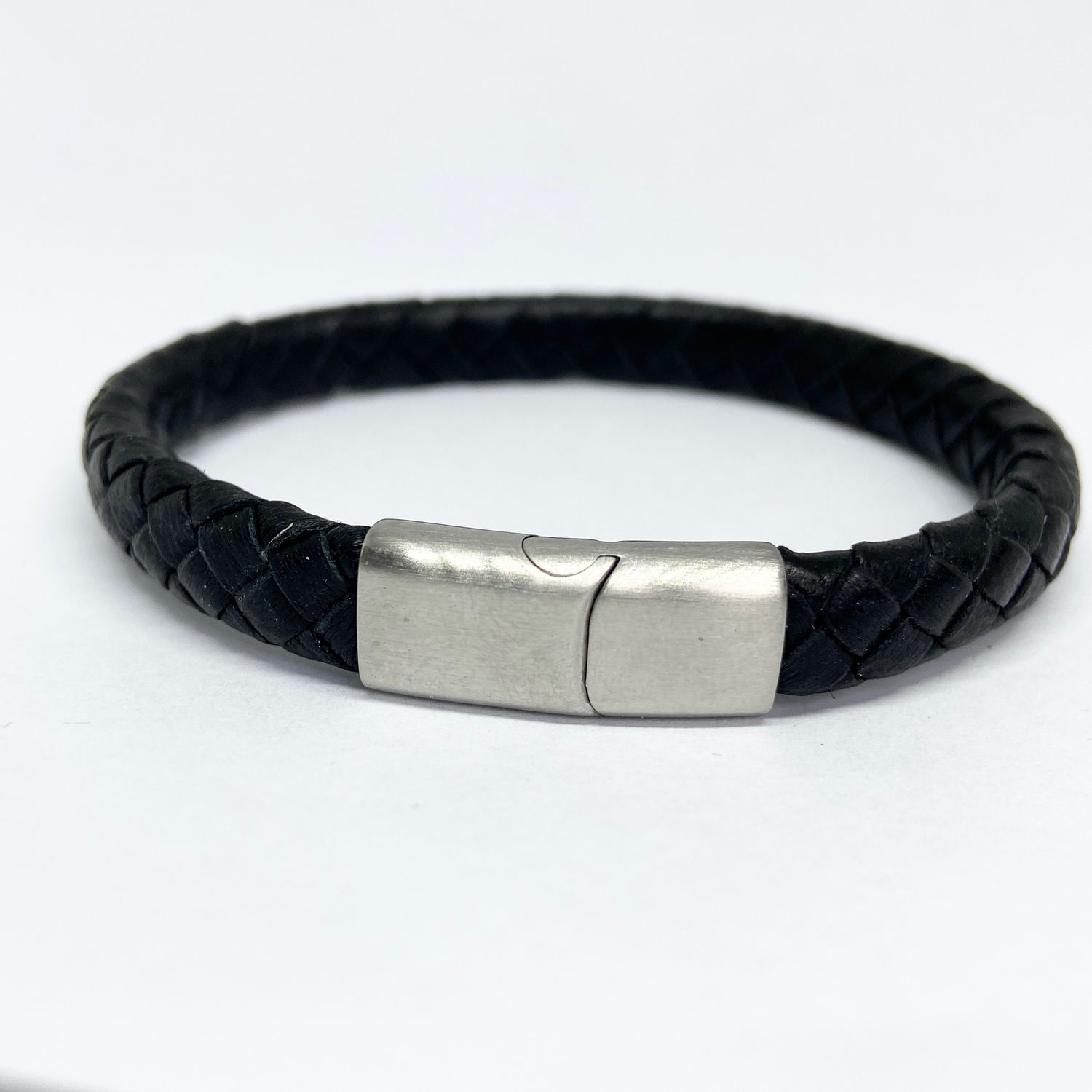 Браслет мужской из плетеного кожаного шнура в интернет-магазине Ярмарка ...