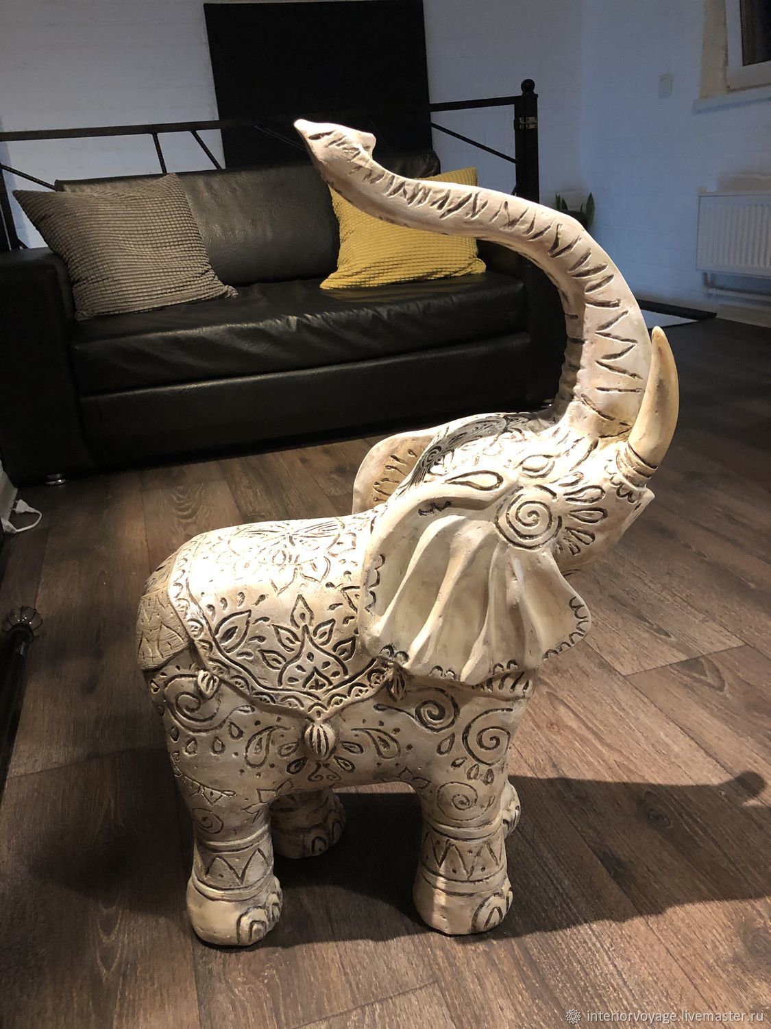 Интерьерная скульптура слон