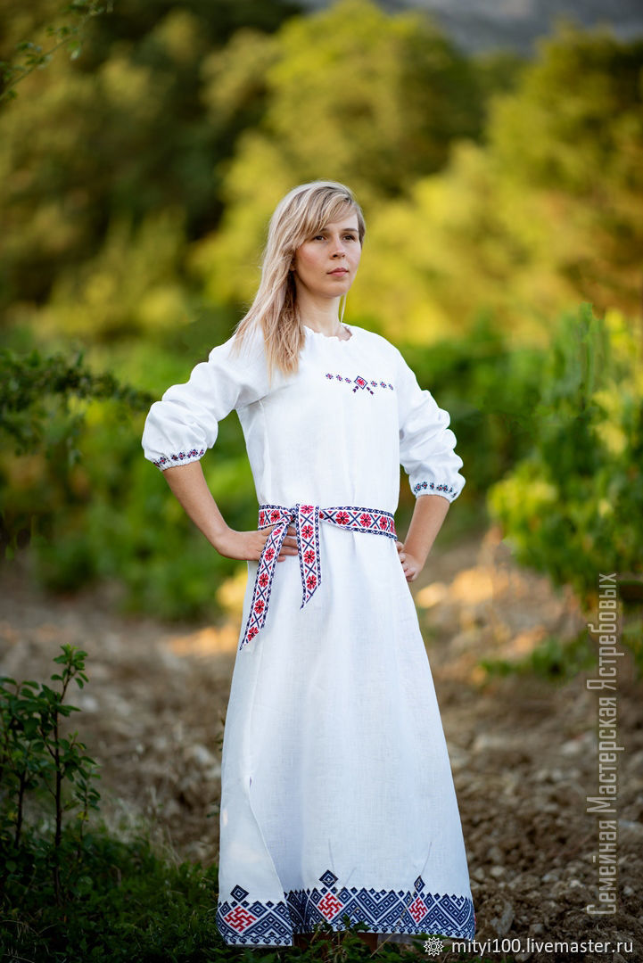 брендовые белые платья в славянском стиле. славянские наряды. славянский костюм. славянская одежда. славянские товары одежда.