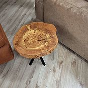 Круглый стол из массива дуба и  эпоксидной смолы Стол река из дерева