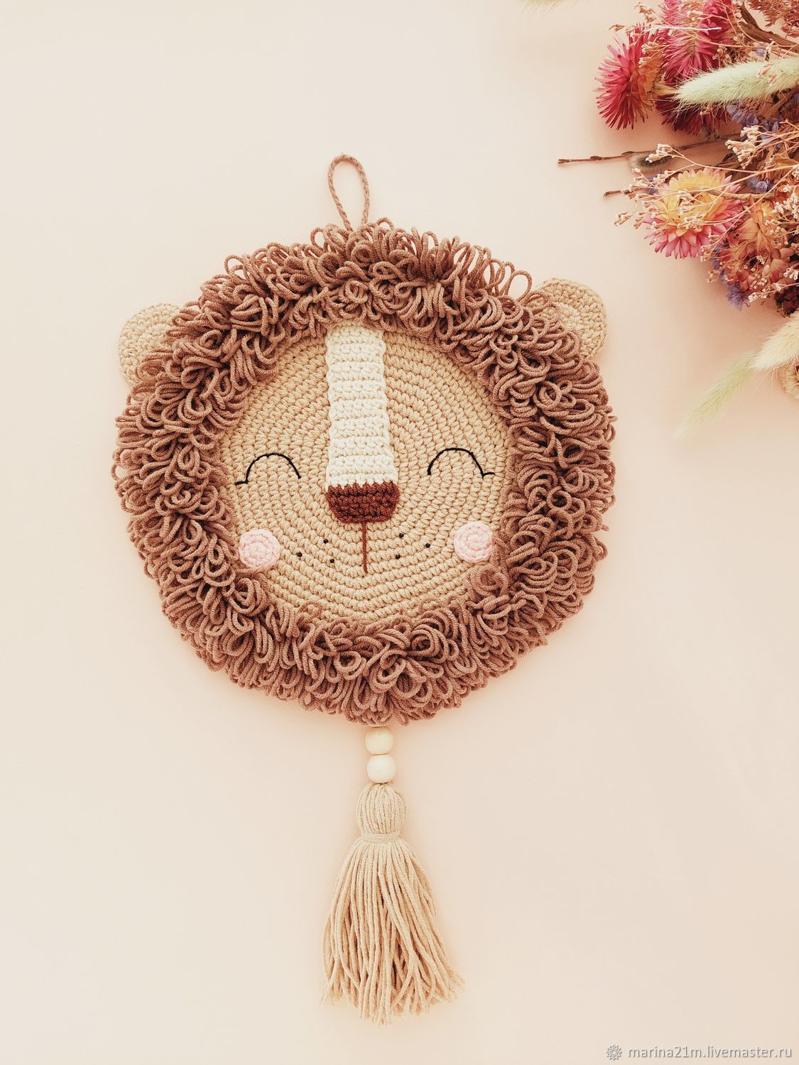 Вязаное панно "Лев" – купить на Ярмарке Мастеров – SBJKKRU | Подвески ...