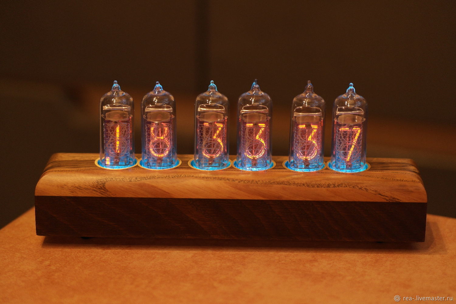 Часы ламповые: Ламповые часы с индикаторами ин-14/ Дуб и ясень в ...