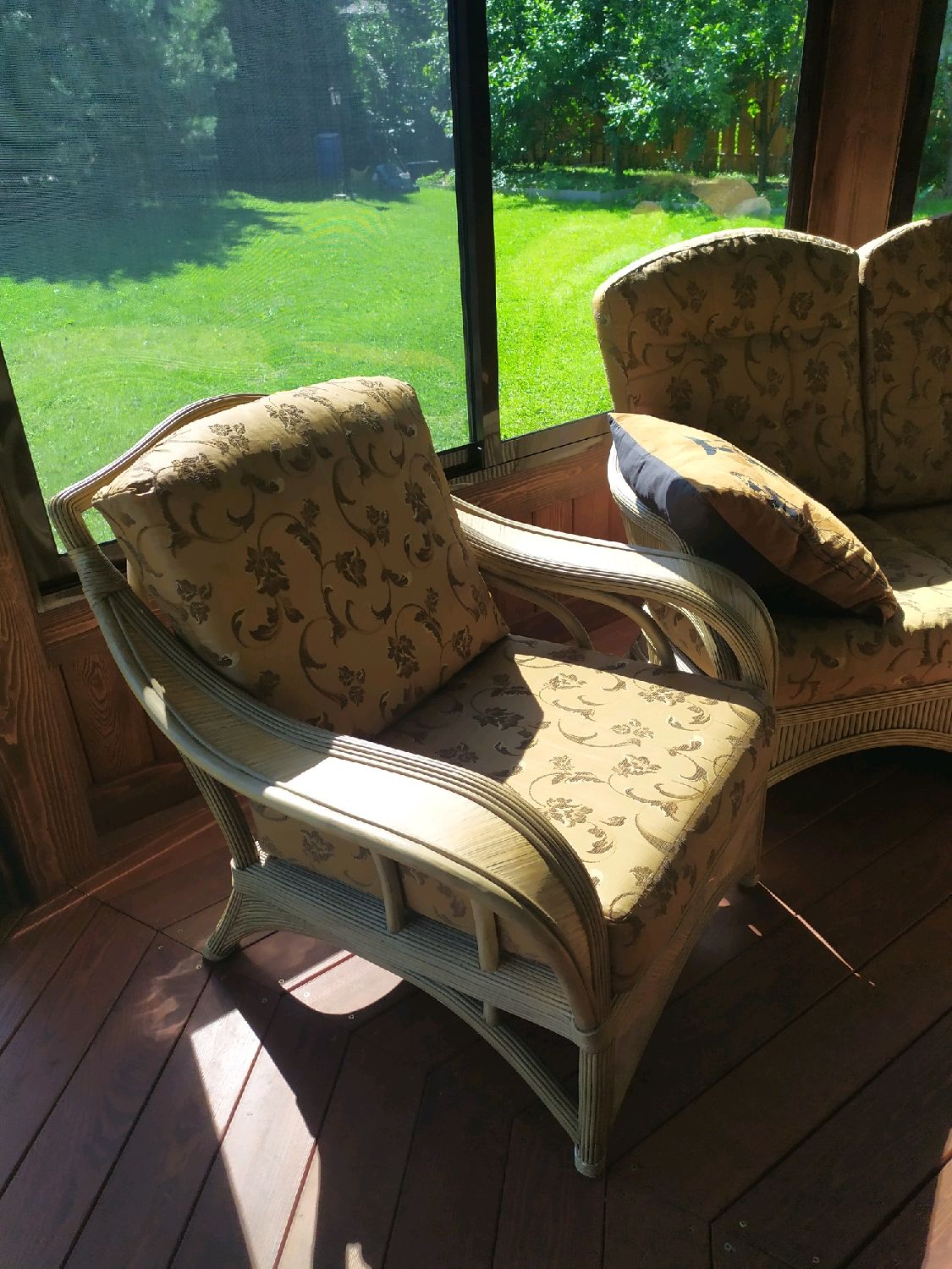 Раскладное кресло из ротанга
