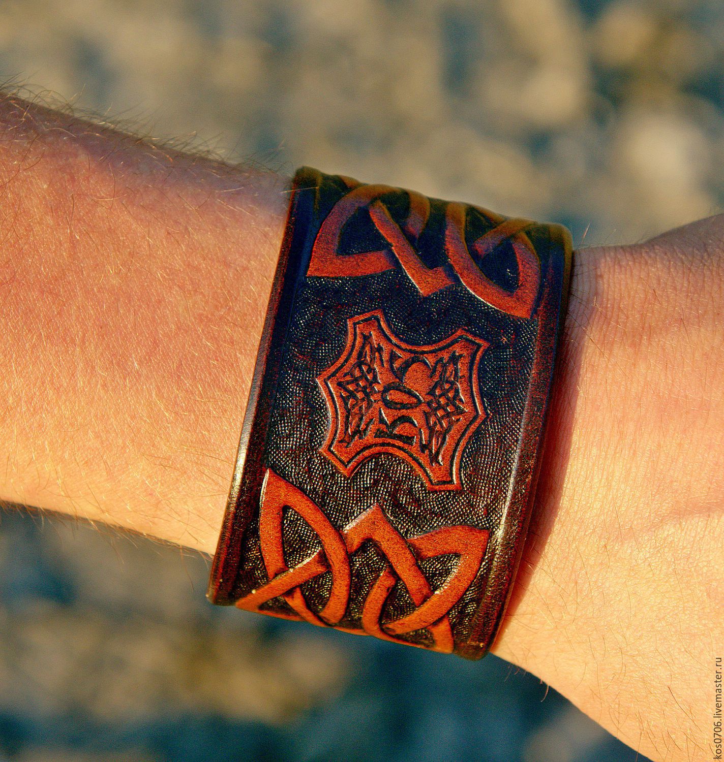 Кельтская кожа. Схемы тиснения по коже. Орнамент на коже. Браслеты из болгарии. Кельтика дерево.