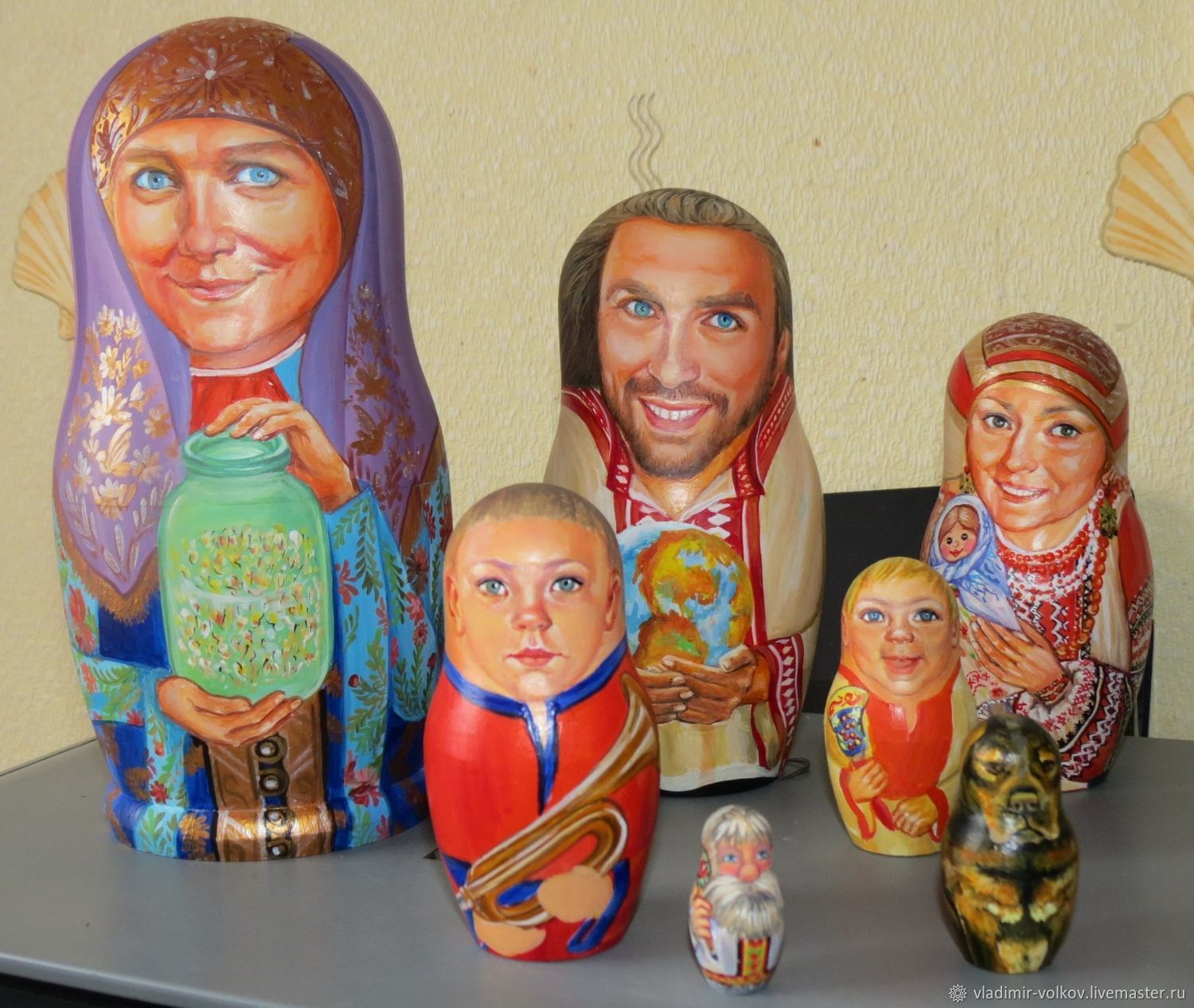 Matryoshka dolls portraits painting Russian family nesting dolls Dolls1 Ryazan