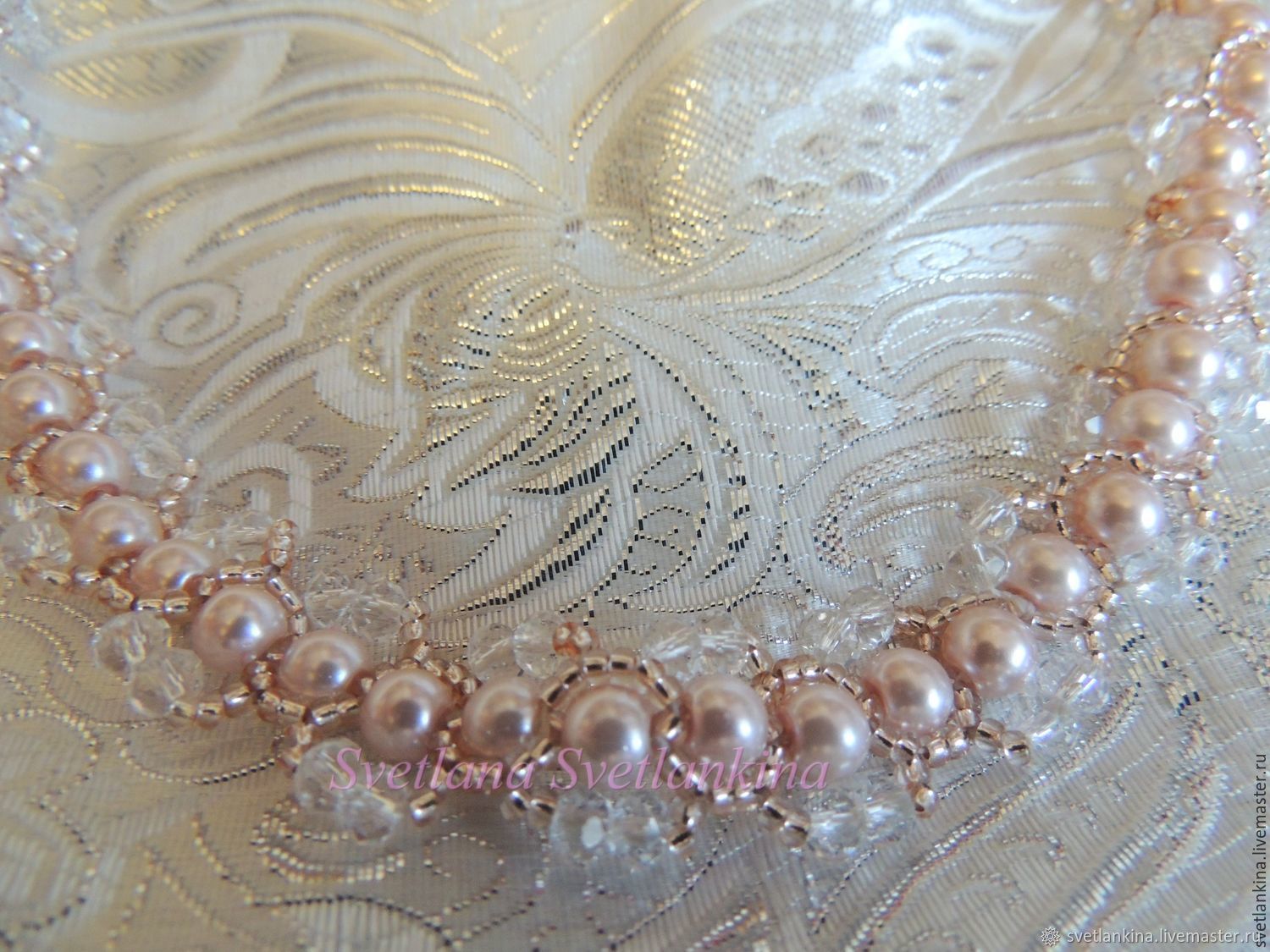 Ожерелье из розового жемчуга