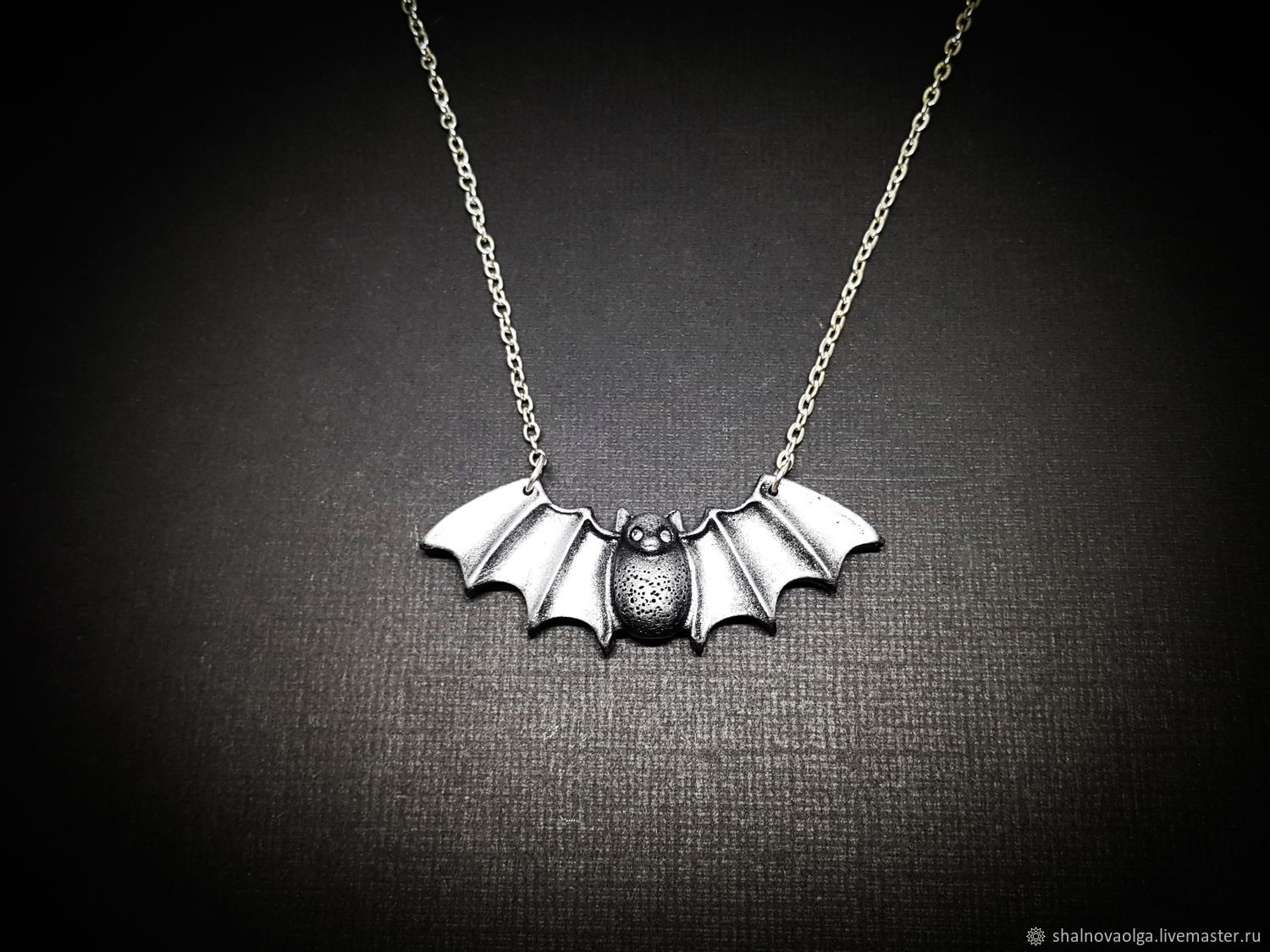 Кулон летучая мышь из полимерной глины под серебро – купить на Ярмарке ...