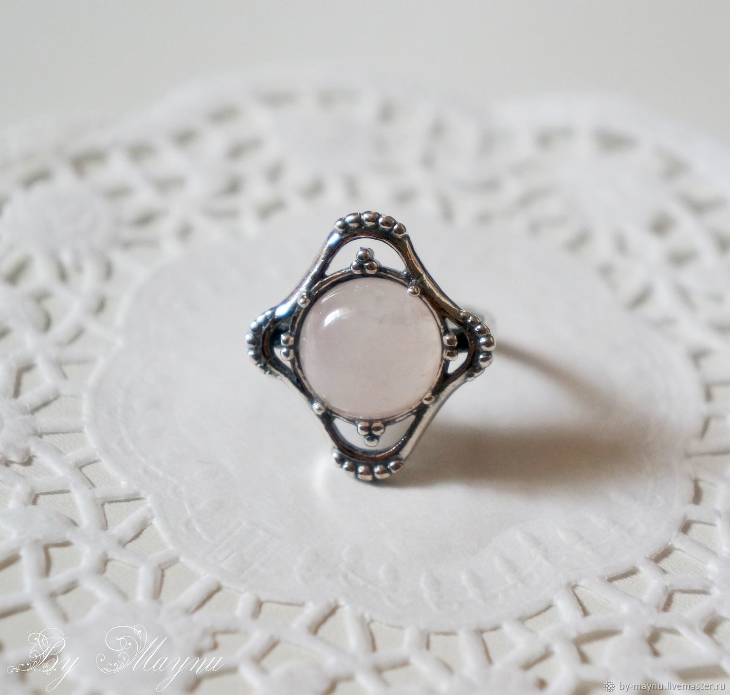 кольцо с розовым кварцем в серебре