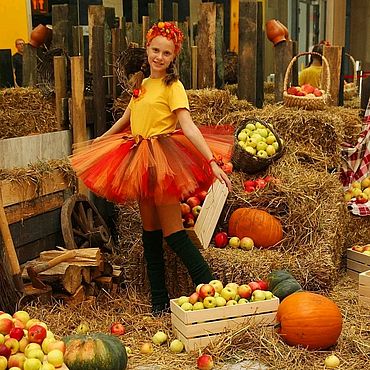 Осенний костюм из листьев - 53 фото