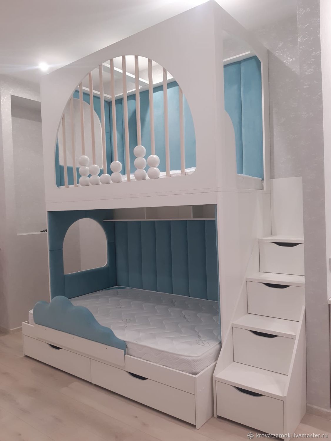 Купить двухъярусную кровать для детей в СПб из массива с ящиками от производителя