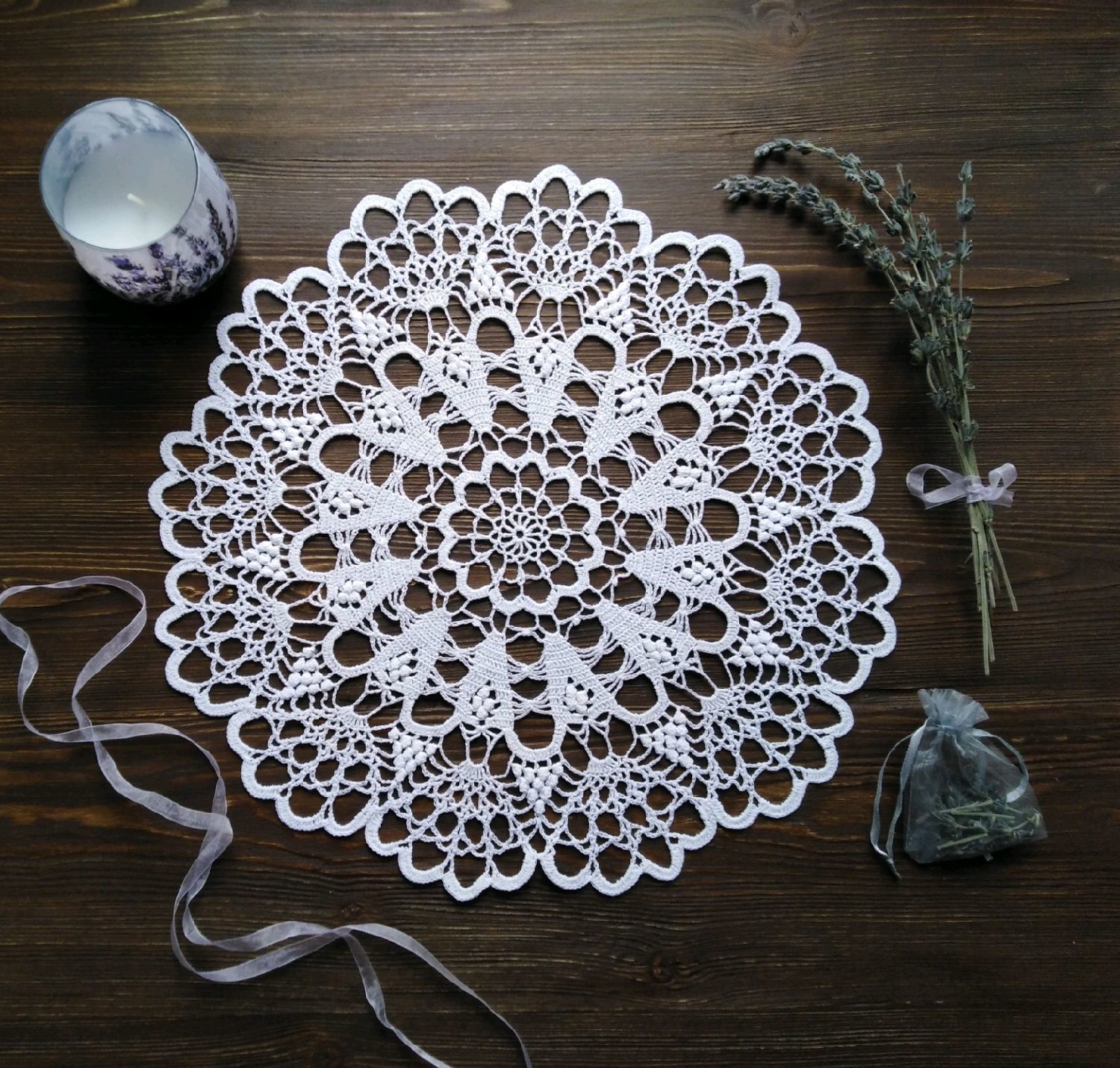 Вяжу с дуду салфетка. Салфетки крючком из японских журналов. Салфетки крючком doily crochet. Салфетка алисия. Салфетка грейс ферон на равелри.