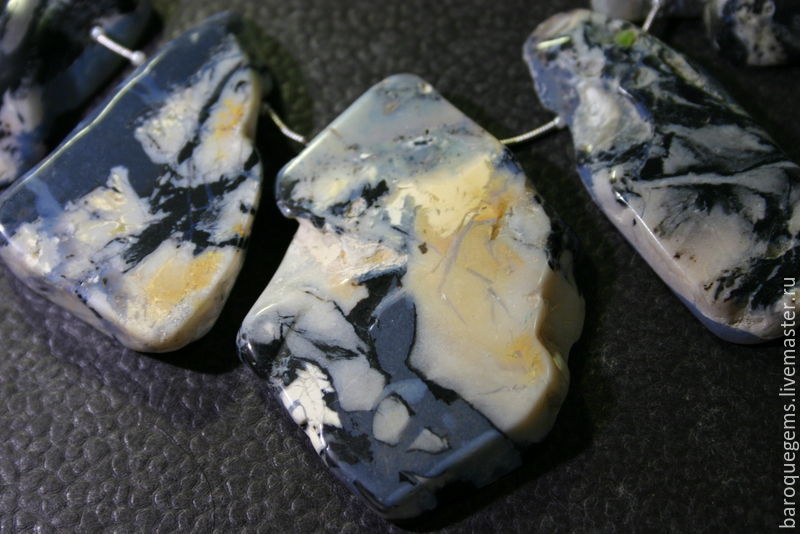 Австралийский черный опал. Плоские бусины разных размеров – купить на ...