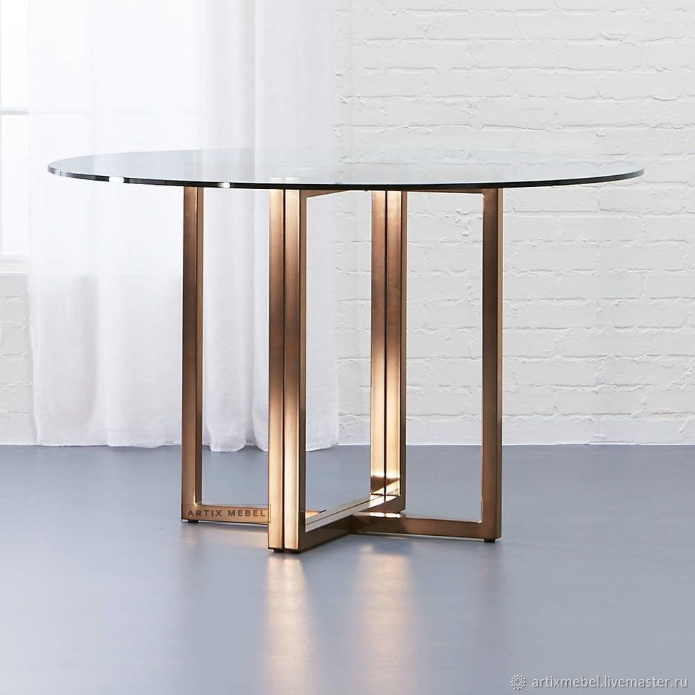 стеклянный или деревянный кухонный стол