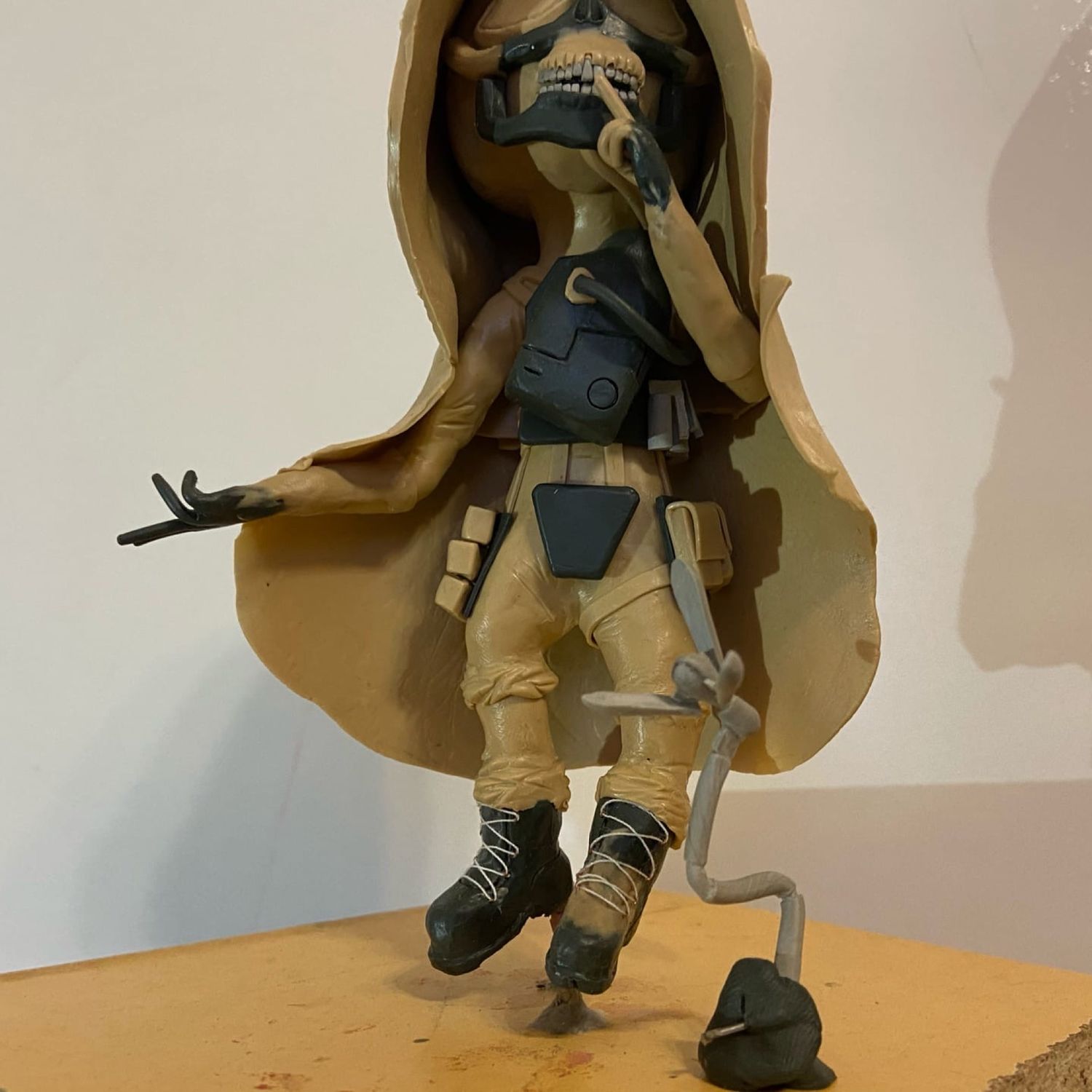 Коллекционная фигурка Хиггс Монаган из игры “Death Stranding” в ...