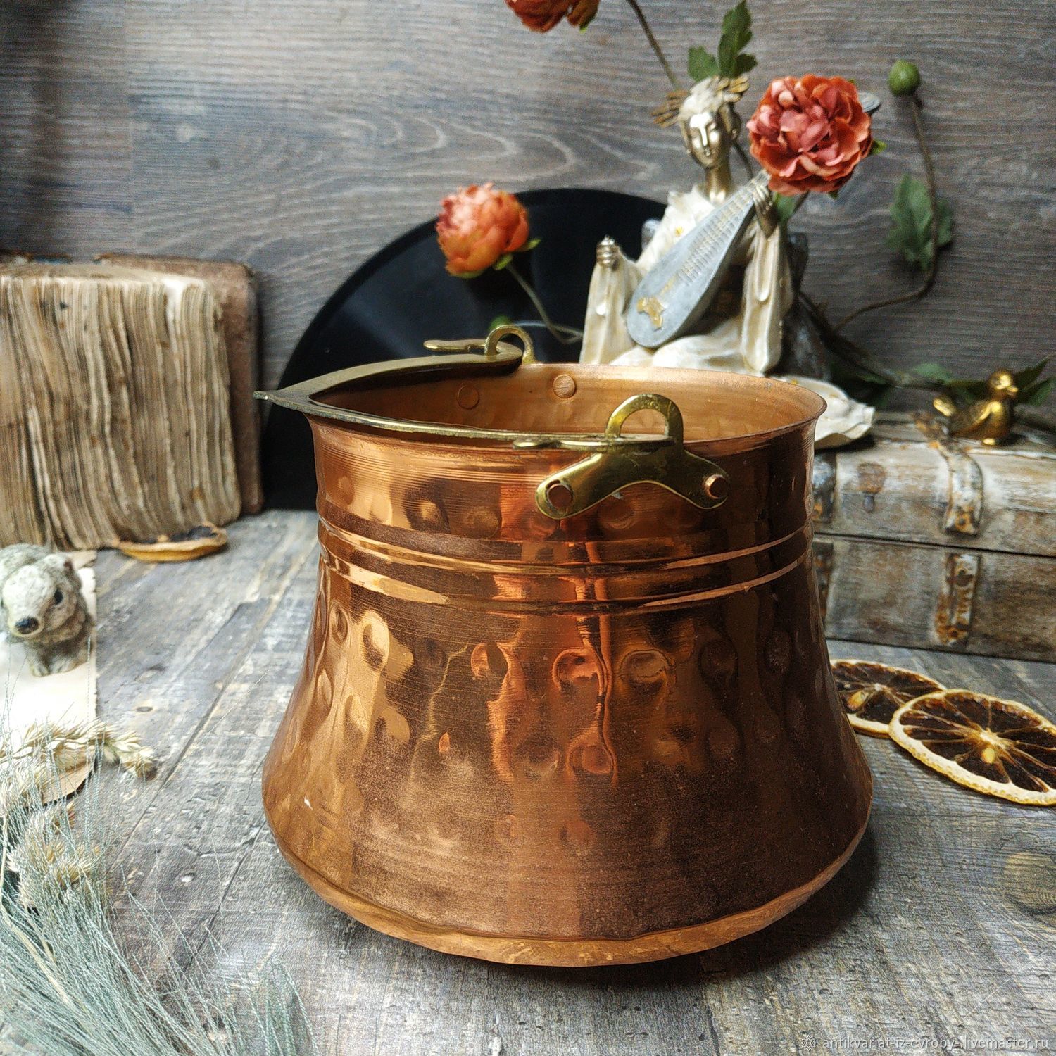 Винтаж: Медное кашпо, котелок с ручкой из латуни. Высота 10,5см. Объем ...
