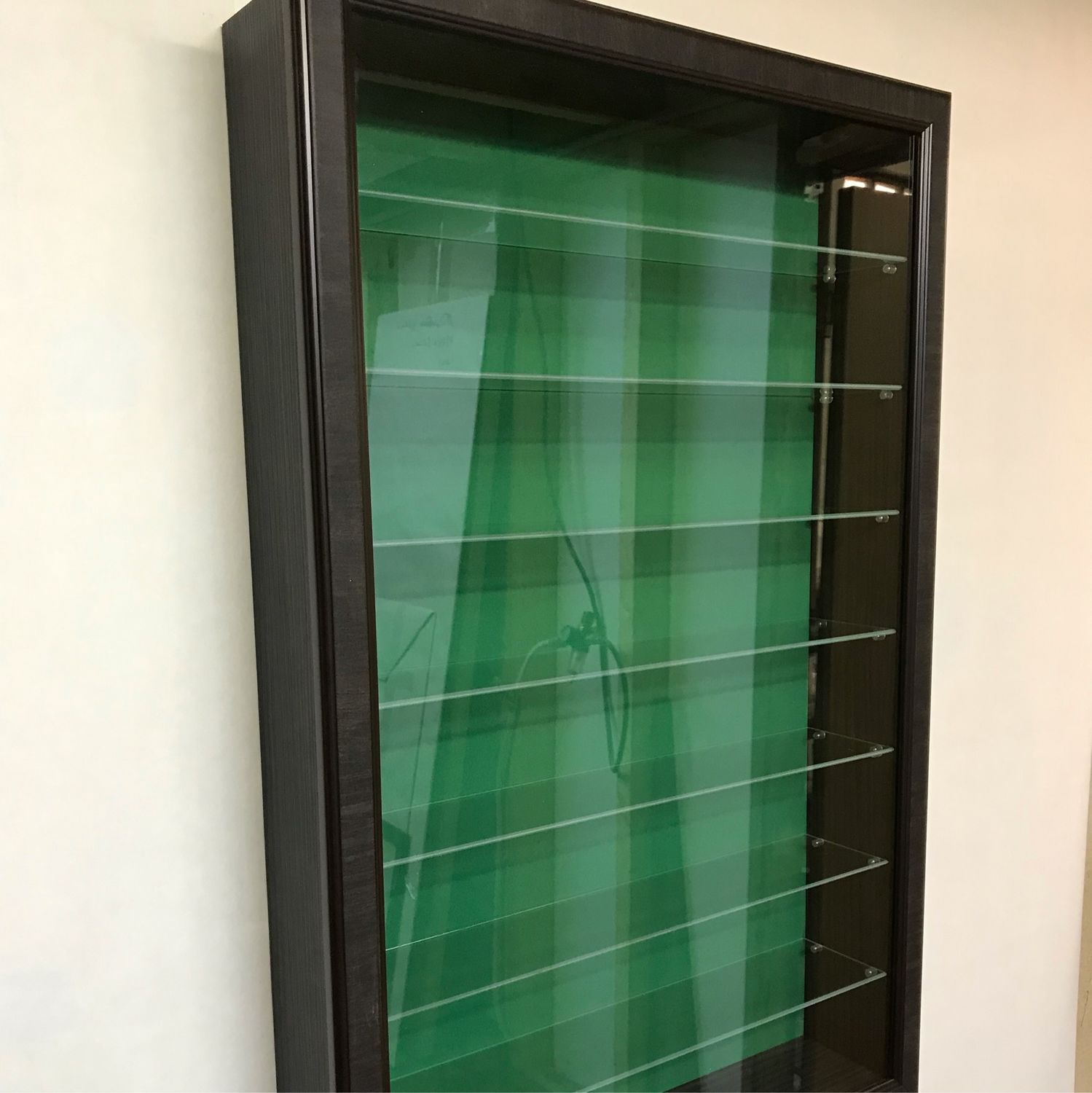 Шкаф витрина навесная настенная со стеклом
