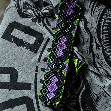 Дизайн и реклама ручной работы. Ярмарка Мастеров - ручная работа Фенечка из мулине. Handmade.