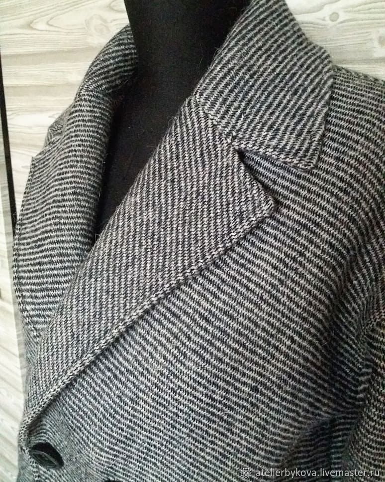Пальто из ткани в елочку