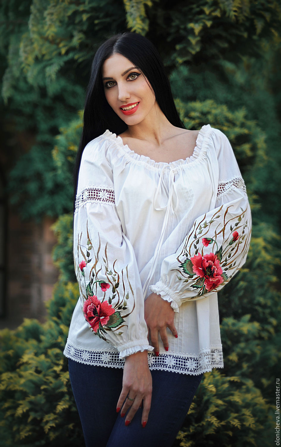Elegant blouse with hand embroidery 