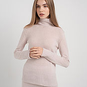 Кашемировый свитер-футболка василькового цвета