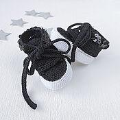 Работы для детей, handmade. Livemaster - original item Booties sneakers for girls, black. 0-3 months.. Handmade.