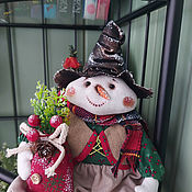 Кукла. Снеговик с трубкой (в бордовом)