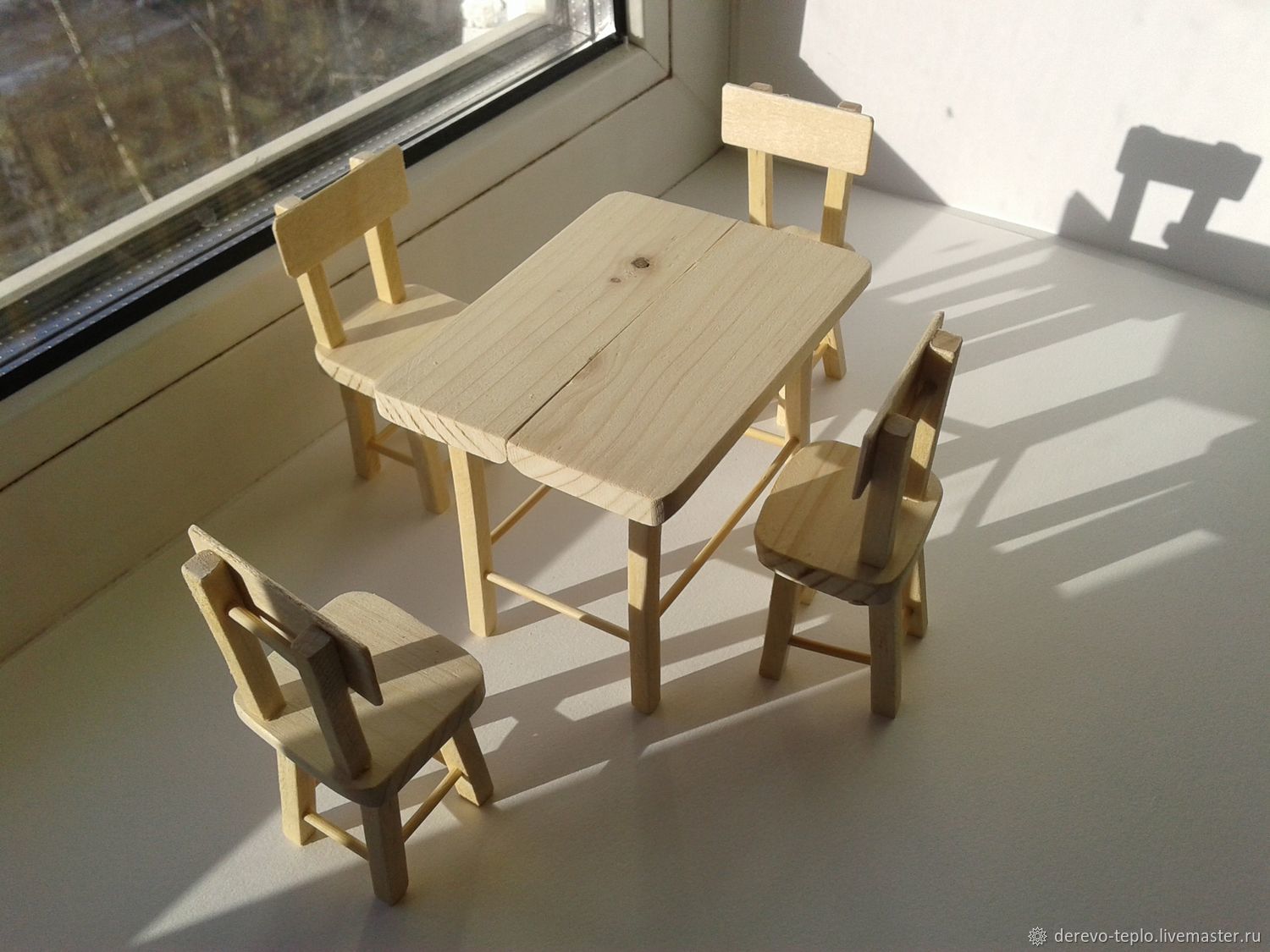 Деревянная мебель для игрушечного домика