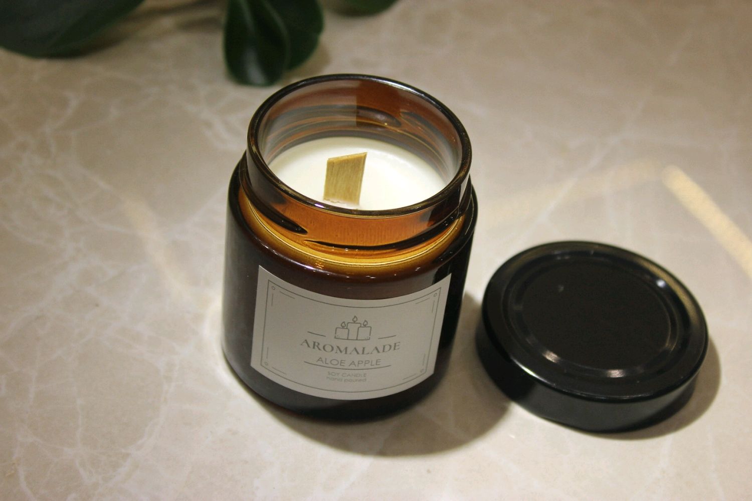 Свечи ароматические в стеклянной банке Алоэ и яблоко из соевого воска в ...