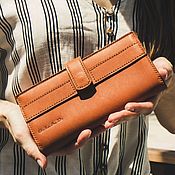 Classic leather wallet with a small change compartment
