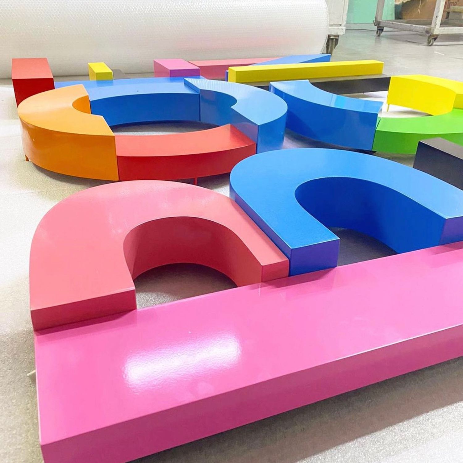 Объемные буквы в интернет-магазине Ярмарка Мастеров по цене 10000 ...