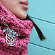 Бледно-розовый хлопковый снуд с зеленой брошью из стекла. . Mashuta_jewelry. Интернет-магазин Ярмарка Мастеров.  Фото №2