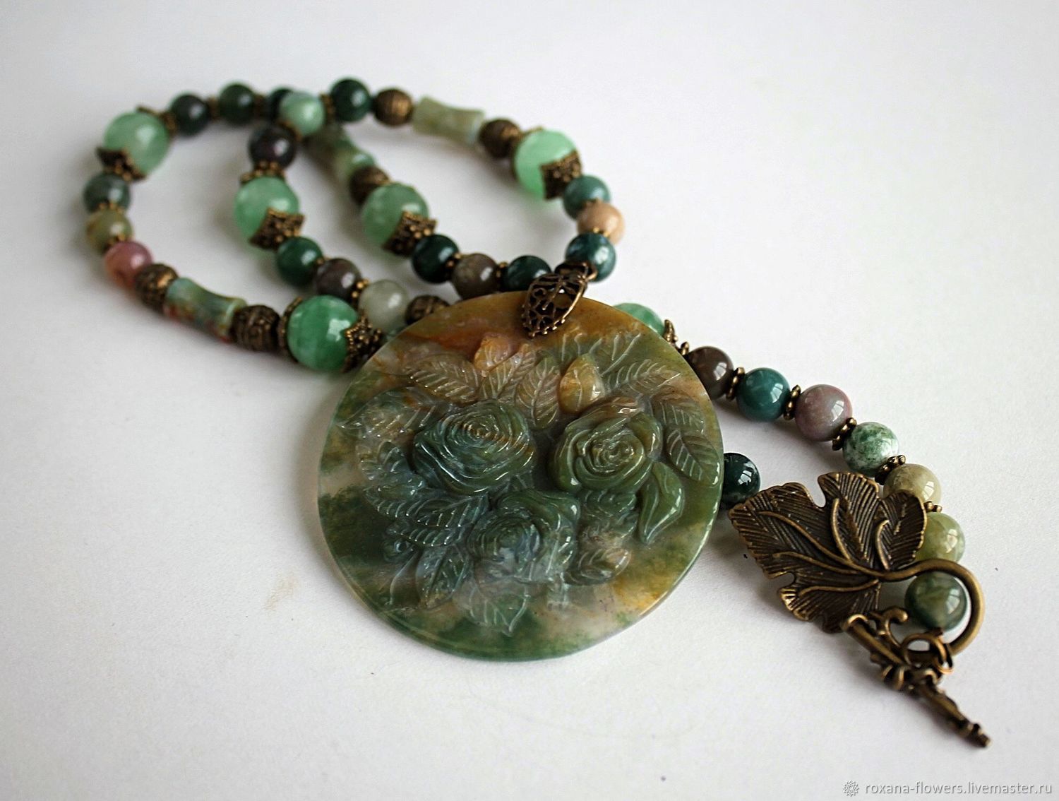 Stone rose necklace with large carved agate green pendant, Necklace, Khimki,  Фото №1