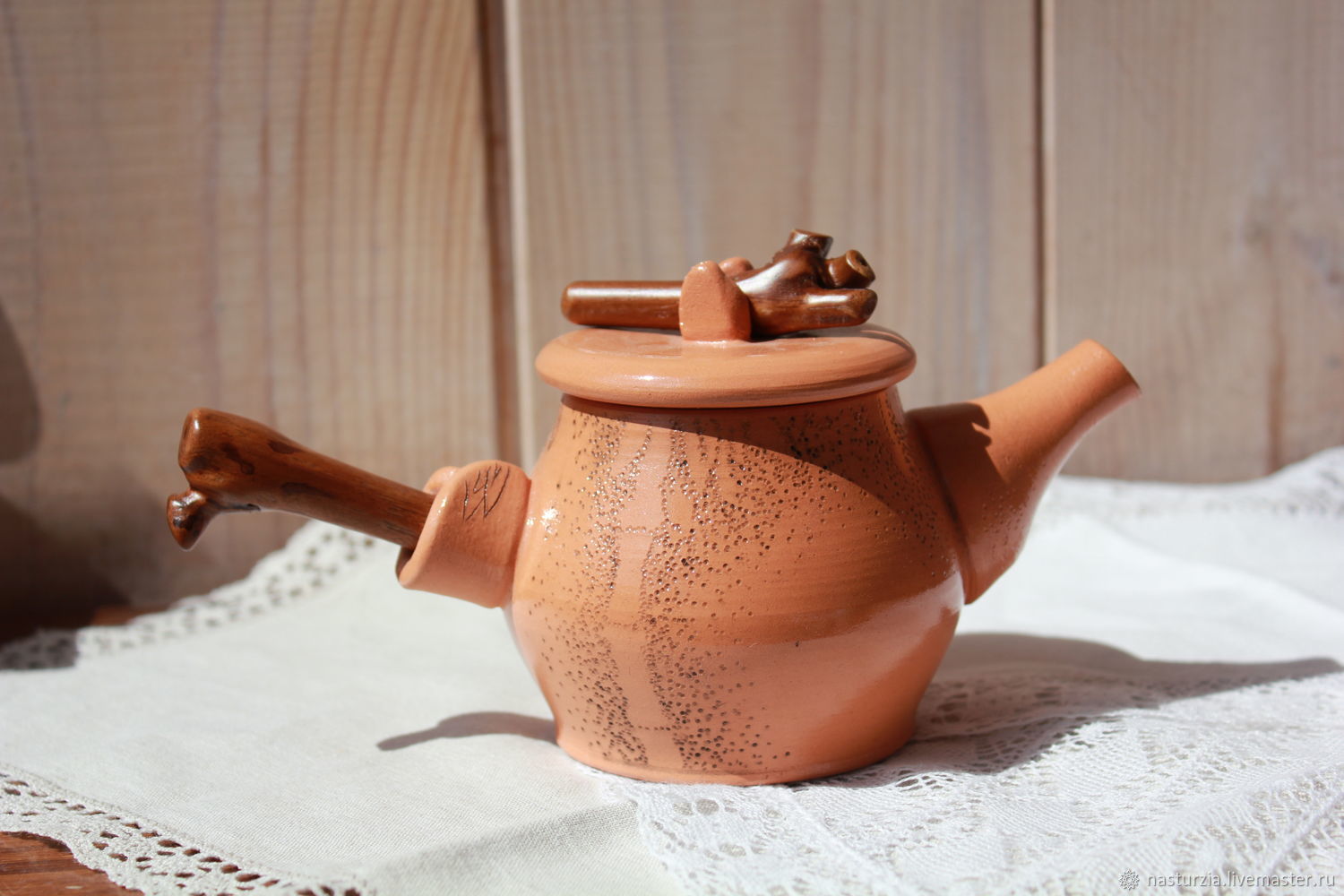 Чайники для церемонии. Китайская керамика f2100а. Чайник заварочный Скопинская керамика глиняный. Мастеровой чайник керамика Китай. Китайский керамический чайник.