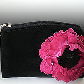 Bag and brooch (2in1).