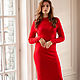 Красное платье из шерстяного трикотажа