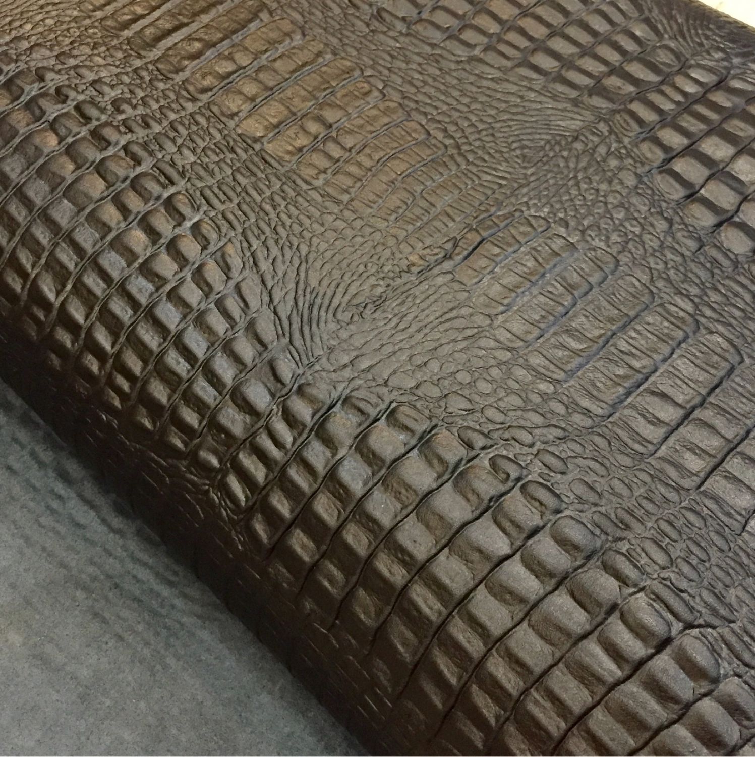 Искусственная кожа крокодил для мебели