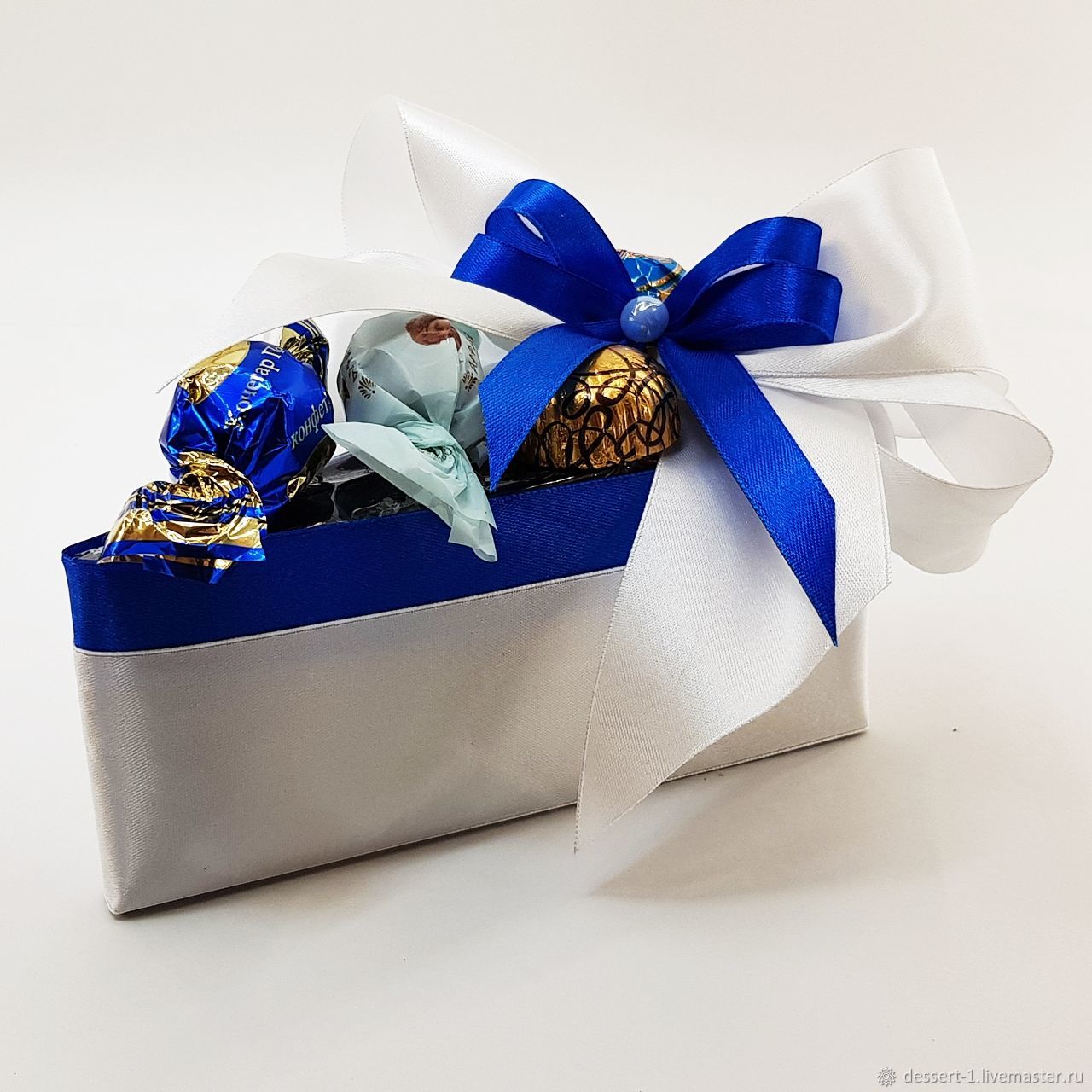 Синие конфеты