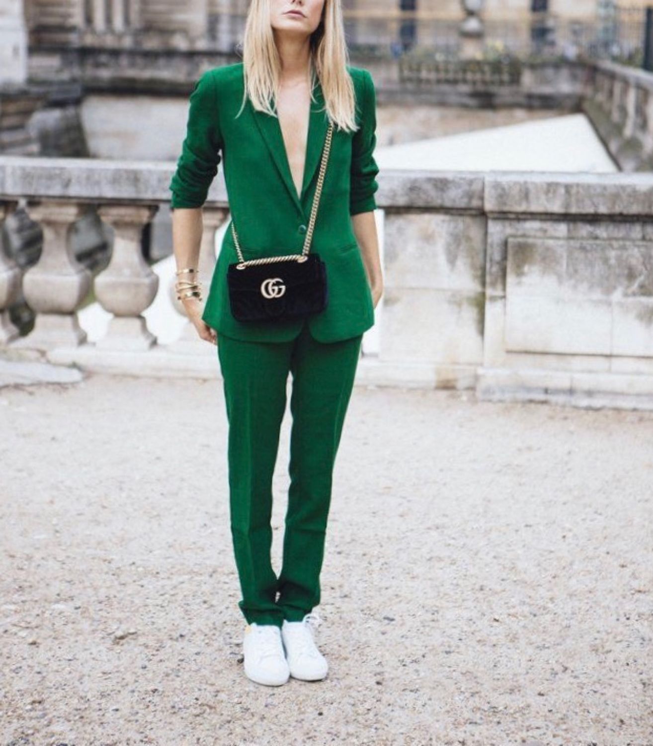 Зеленая женская одежда