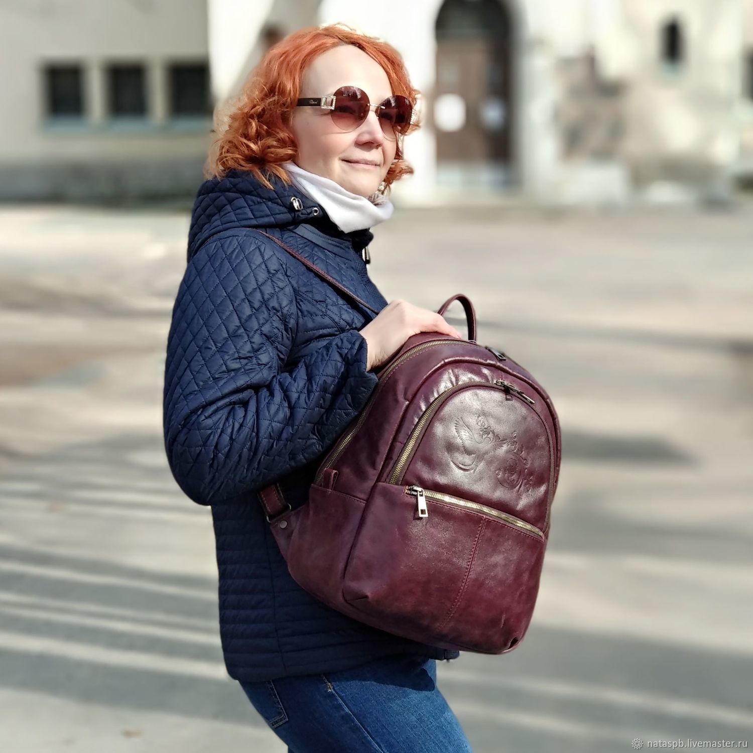 Women Zipped Backpack In Burgundy Leather