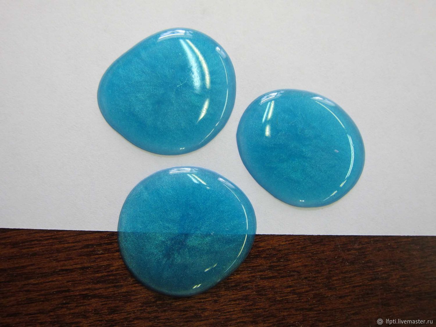 перламутр для эпоксидной смолы. перламутровый краситель для эпоксидной смолы. перламутровая эпоксидная смола. часы из эпоксидной смолы бирюзовые. перламутровый краситель для эпоксидной смолы.
