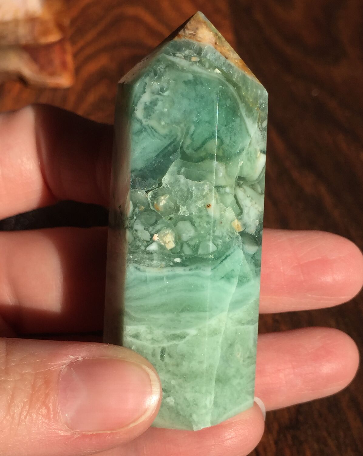 Кружевной агат нежно зеленого цвета, белый и сакуровый агат минерал в ...